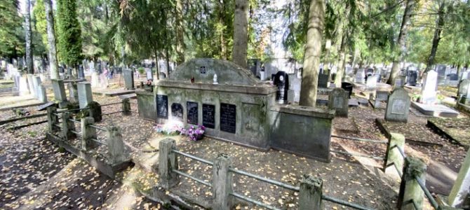 От сильной грозы пострадало Вильнюсское еврейское кладбище
