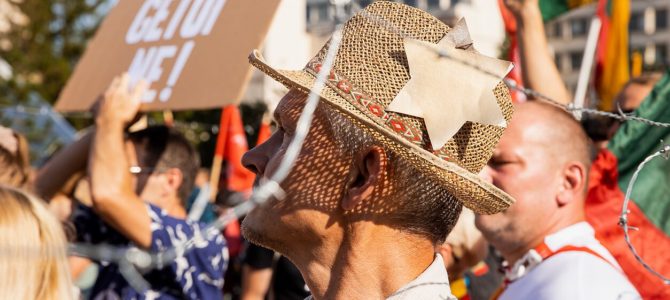 Глава Еврейской общины Литвы о звезде Давида на акции протеста: это невежество и оскорбление