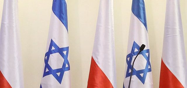 Израиль отзывает посла в Польше из-за закона о реституции