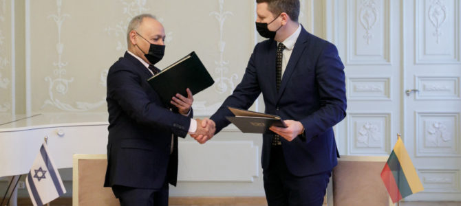 Lithuanian Culture Minister and Israeli Ambassador Sign Agreement on Film Production