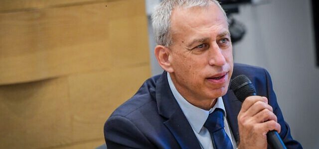 Izraelio Sveikatos apsaugos ministerijos generalinis direktorius N. Ashas praneša, kad neskraidžių „raudonųjų“ šalių sąrašas panaikinamas