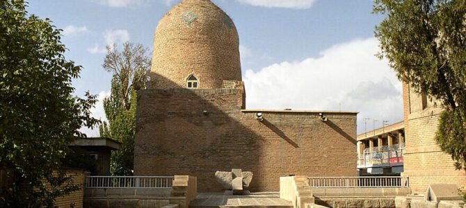 Национальная библиотека Израиля обнародовала документы о том, что иранские евреи купили гробницу царицы Эстер и Мордехая