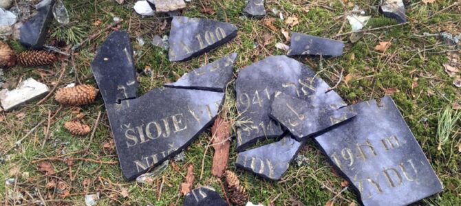 Vandal Attacks Holocaust Monument near Darbėnai in Kretinga District