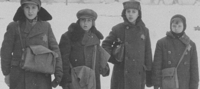 Страницы истории. Как подростки спасали книги в Каунасском гетто Страницы истории. Как подростки спасали книги в Каунасском гетто