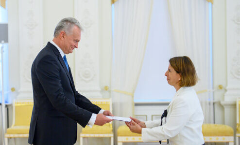 Lithuanian President Receives Credentials of Ambassador from Israel