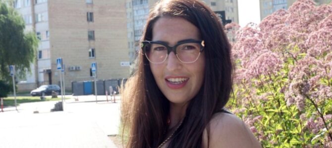 Iš tiesų aš ir esu miksas. Mano mama romė, o tėvas žydas, gimiau Baku