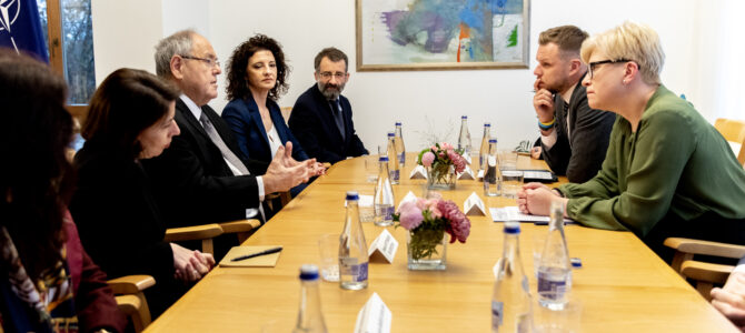 Премьер-министр Литвы встретилась с делегацией “Яд Вашем”