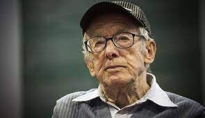 Скончался один из последних выживших в Аушвице М. Папирблат