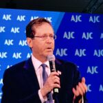 ede279af-85a8-4851-b5eb-3ecd19f1f28c