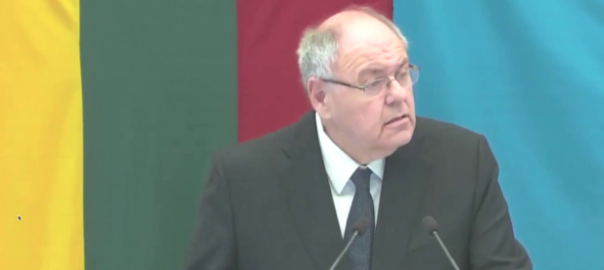 Yad Vashem Director Addresses Lithuanian Parliament