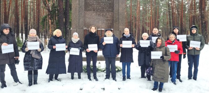#WeRemember. Vilniuje žydų žudynių vietose skambėjo Kadiš malda