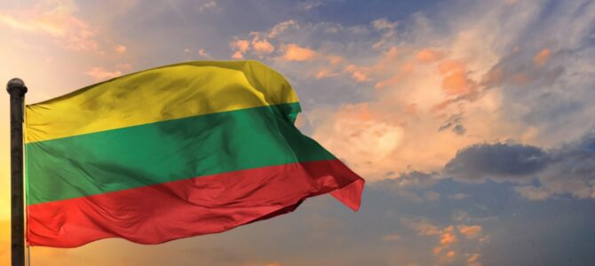 Sveikiname su Valstybės diena!