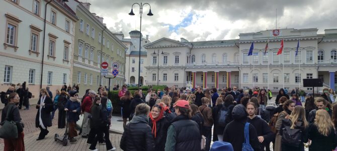 Protestors Call on President to Reject Anti-Semitic Party Minister
