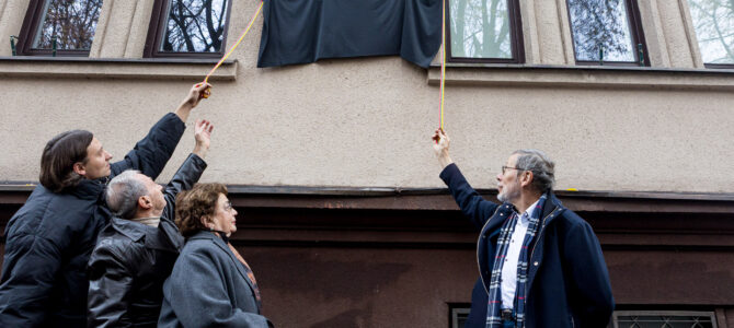 Kūdikio apyrankė ant buvusių P. Mažylio gimdymo namų primins čia gyvenusius žydų gelbėtojus Kūdikio apyrankė ant buvusių P. Mažylio gimdymo namų primins čia gyvenusius žydų gelbėtojus