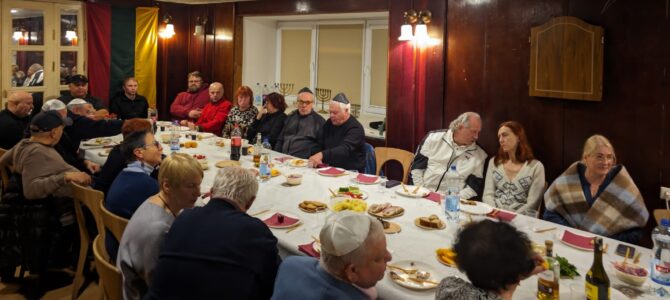 Jaukus vakaras, kuris sušildė Šiaulių apskrities žydų bendruomenę Jaukus vakaras, kuris sušildė Šiaulių apskrities žydų bendruomenę