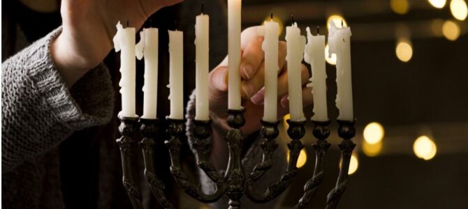 Aštuonios šviesos ir tikėjimo dienos. Aštuonios šviesos ir tikėjimo dienos.