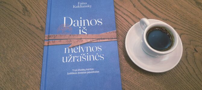 Knygų mugėje – trijų litvakų kartų paveikslas knygoje „Dainos iš mėlynos užrašinės“