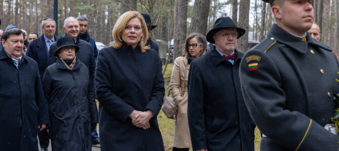 Глава Бундестага Германии почтила память жертв Холокоста