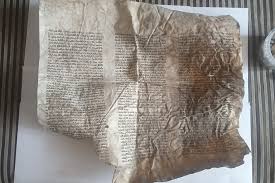 На чердаке в Новогрудке обнаружен еврейский пергамент XVIII века