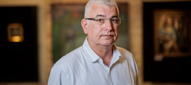 „Jūs mus vežėt – mes jus šaudėm“: Kanovičius apie naują kartą ir dogmų saulėlydį „Jūs mus vežėt – mes jus šaudėm“: Kanovičius apie naują kartą ir dogmų saulėlydį