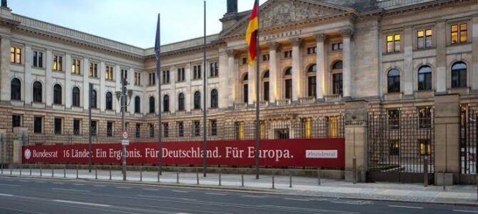 В Германии хотят сажать в тюрьму за отрицание права Израиля на существование В Германии хотят сажать в тюрьму за отрицание права Израиля на существование