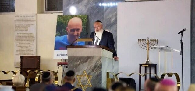 Manchester Synagogue Marks Yortsayt of Deadly Yom Kippur Terror Attack Manchester Synagogue Marks Yortsayt of Deadly Yom Kippur Terror Attack