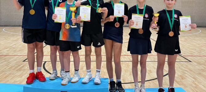 Sveikiname jaunuosius stalo teniso čempionus!